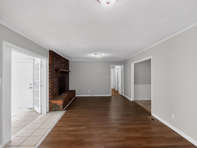 201 Tucker Rd, Spartanburg, SC 29306