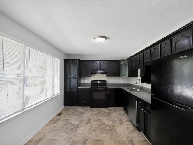 201 Tucker Rd, Spartanburg, SC 29306