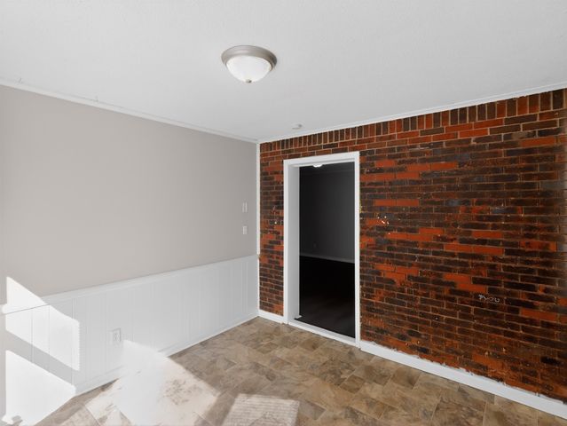201 Tucker Rd, Spartanburg, SC 29306