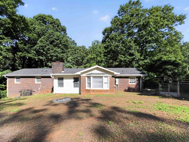 201 Tucker Rd, Spartanburg, SC 29306