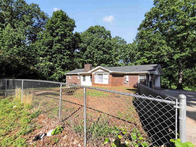 201 Tucker Rd, Spartanburg, SC 29306