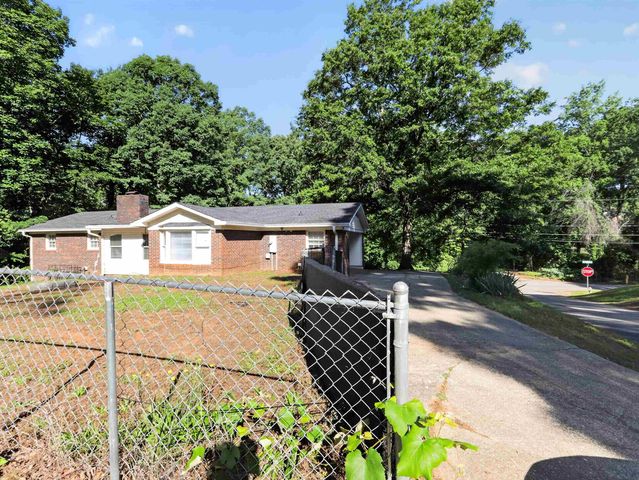 201 Tucker Rd, Spartanburg, SC 29306