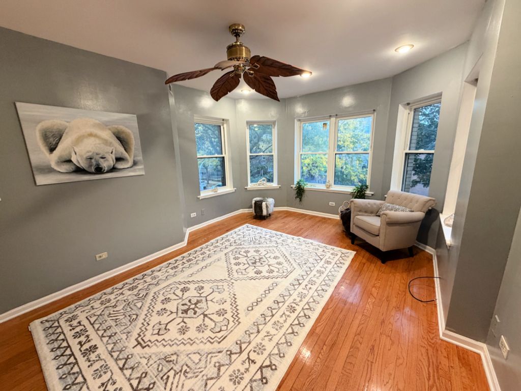 2222 W Rosemont Avenue 2E, Chicago, IL 60659 — photo 2