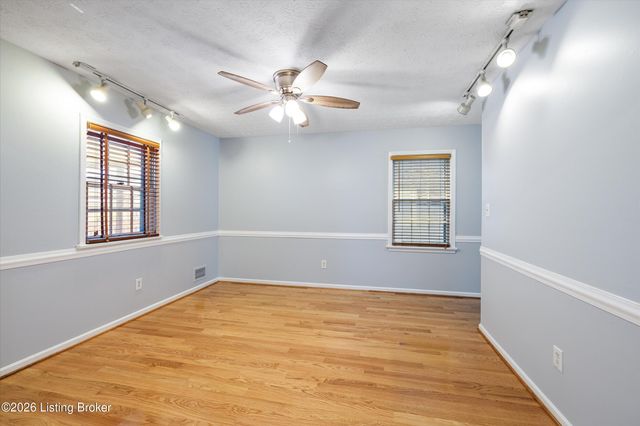 4309 Hunsinger Ln, Louisville, KY 40220