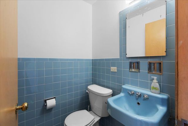 5408 Harvard Terrace, Skokie, IL 60077