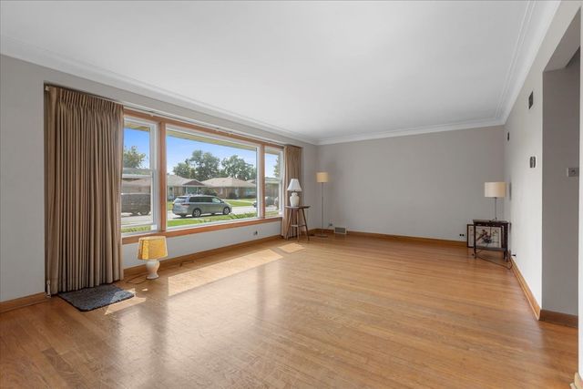 5408 Harvard Terrace, Skokie, IL 60077