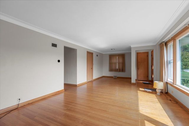 5408 Harvard Terrace, Skokie, IL 60077