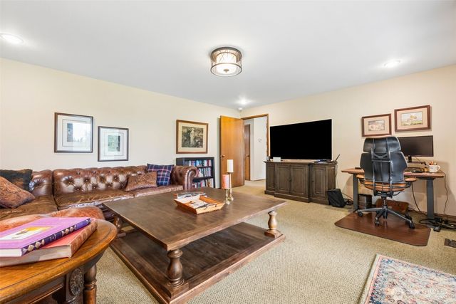 23625 SE 225th Street, Maple Valley, WA 98038
