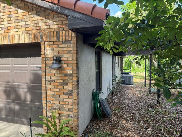 39 FOREST LANE, Eustis, FL 32726