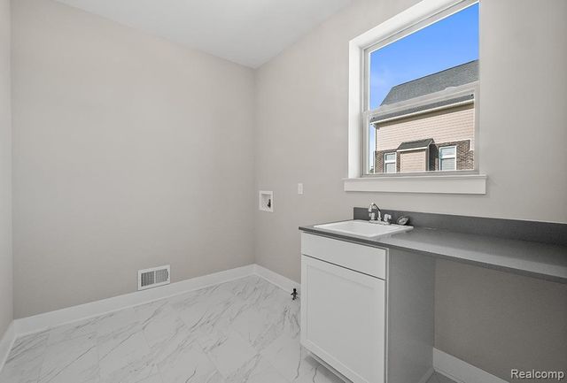 1057 Overlook Drive, Saline, MI 48176