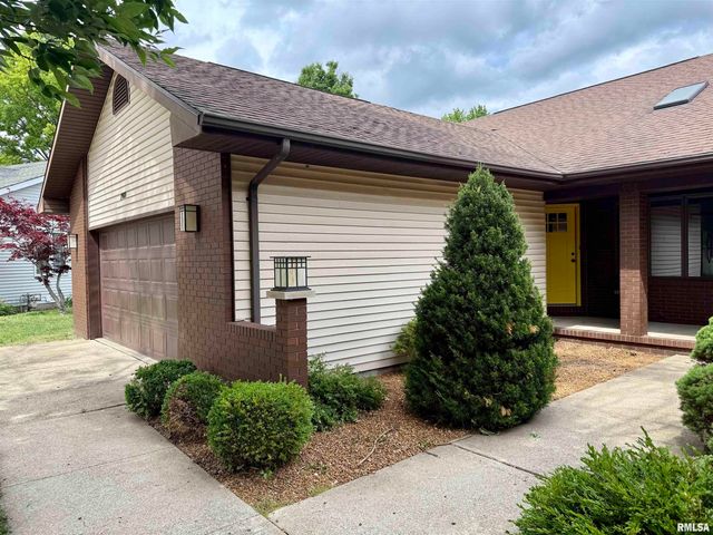 1908 BAYVIEW Court, Springfield, IL 62704