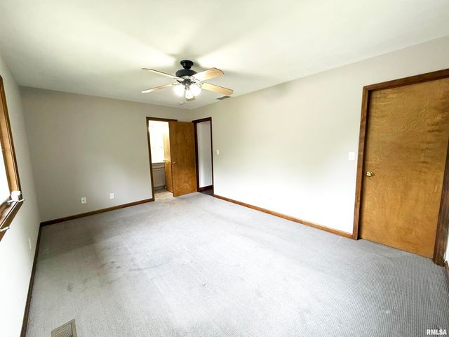 1908 BAYVIEW Court, Springfield, IL 62704
