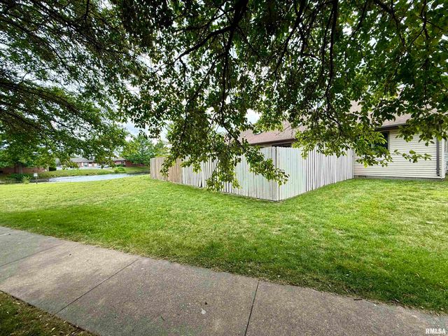 1908 BAYVIEW Court, Springfield, IL 62704