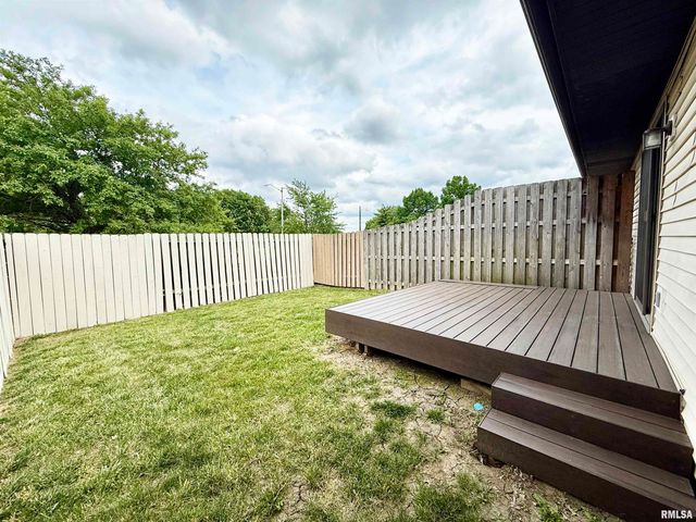 1908 BAYVIEW Court, Springfield, IL 62704