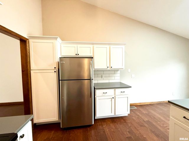 1908 BAYVIEW Court, Springfield, IL 62704