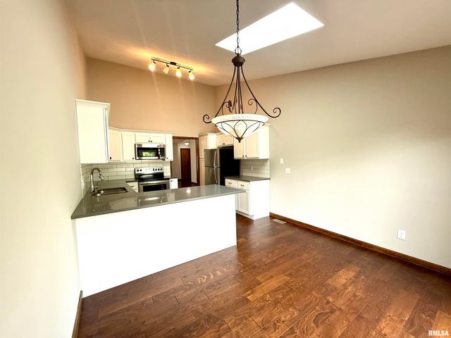 1908 BAYVIEW Court, Springfield, IL 62704