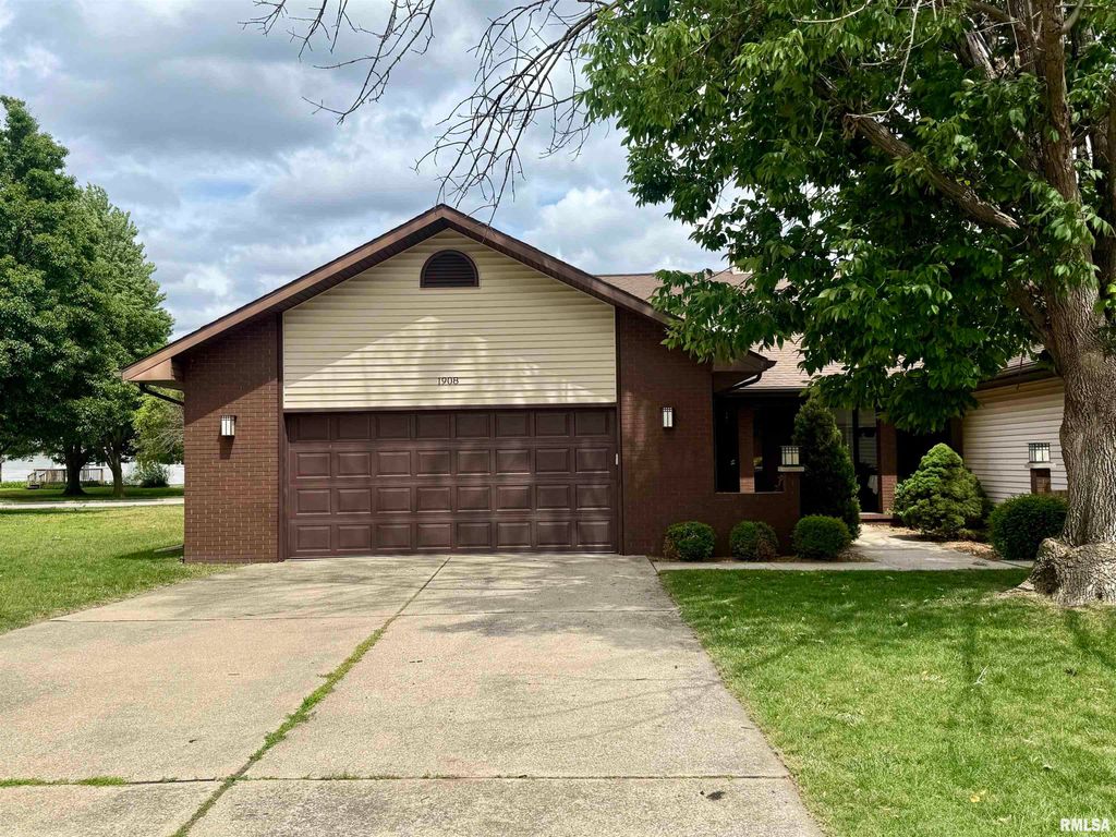 1908 BAYVIEW Court, Springfield, IL 62704