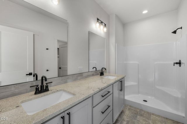 16651 Neil Lane 12, La Pine, OR 97739