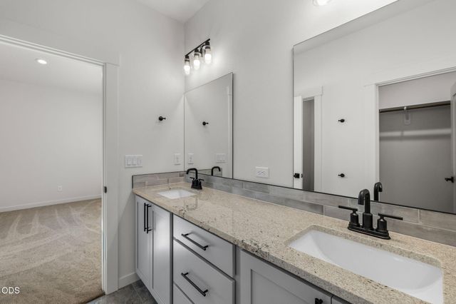 16651 Neil Lane 12, La Pine, OR 97739
