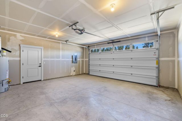 16651 Neil Lane 12, La Pine, OR 97739
