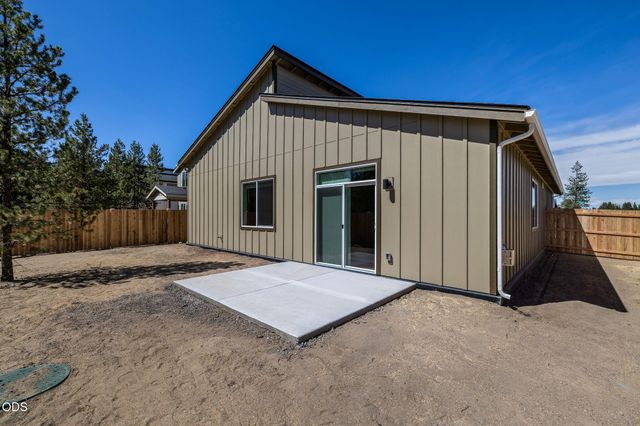 16651 Neil Lane 12, La Pine, OR 97739