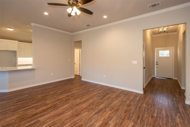 110 Saint Francis Lane, Mabank, TX 75156