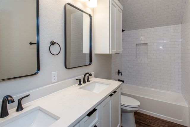 110 Saint Francis Lane, Mabank, TX 75156