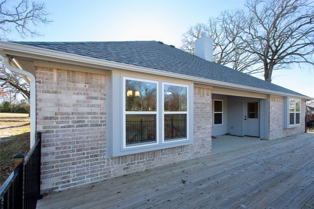 110 Saint Francis Lane, Mabank, TX 75156