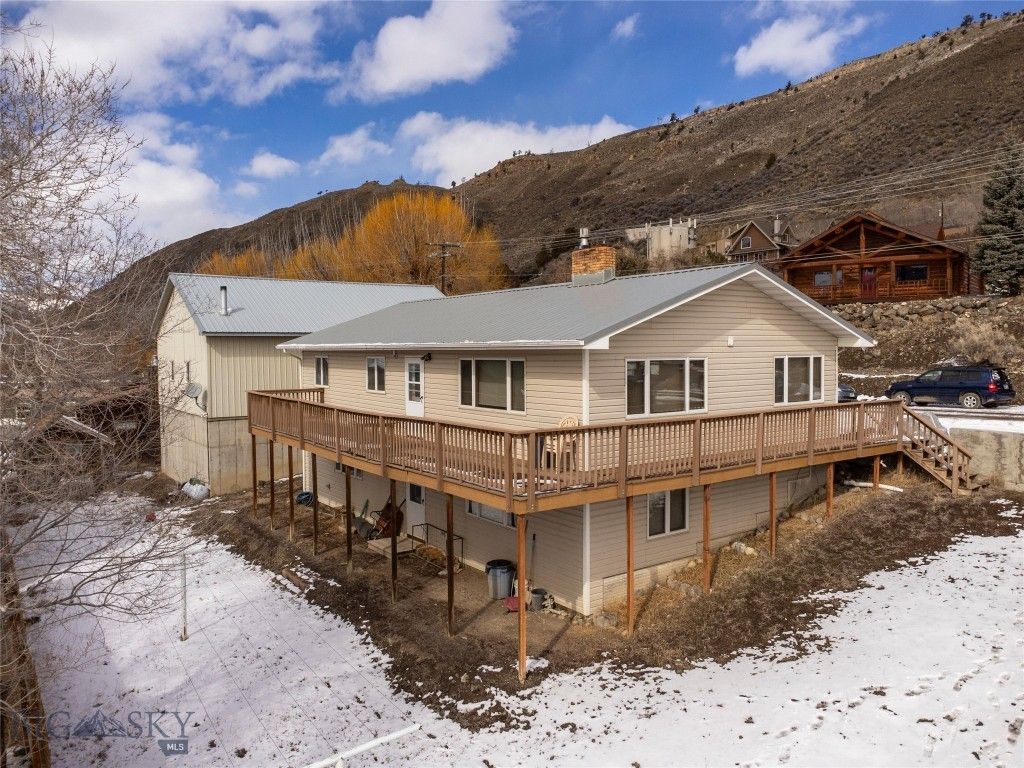 125 Granite Street, Gardiner, MT 59030 — exterior