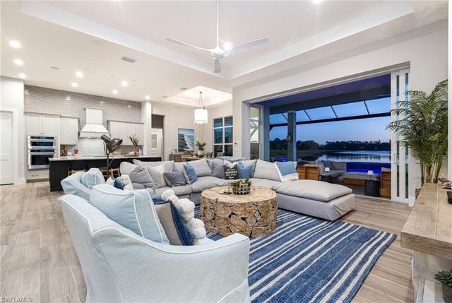 14248 Laguna Springs LN, Naples, FL 34114