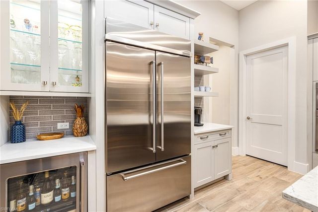 14248 Laguna Springs LN, Naples, FL 34114