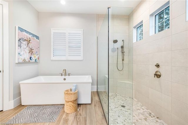 14248 Laguna Springs LN, Naples, FL 34114