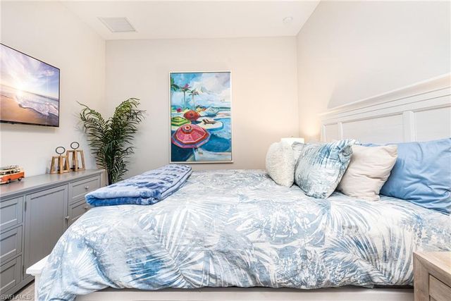 14248 Laguna Springs LN, Naples, FL 34114