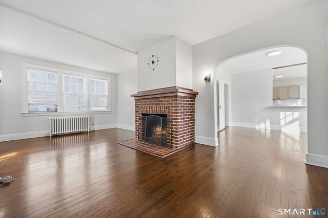 6 Parkway Drive, Stratford, CT 06614