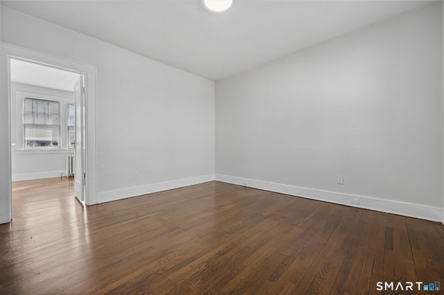6 Parkway Drive, Stratford, CT 06614