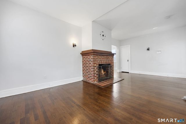 6 Parkway Drive, Stratford, CT 06614