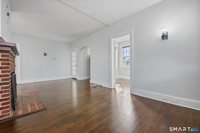 6 Parkway Drive, Stratford, CT 06614