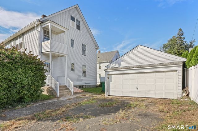 6 Parkway Drive, Stratford, CT 06614