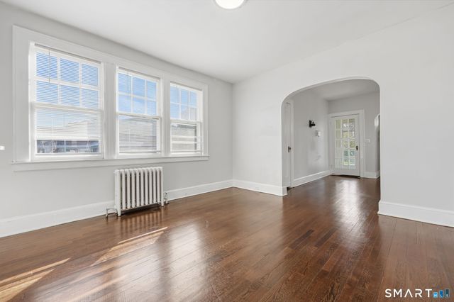 6 Parkway Drive, Stratford, CT 06614