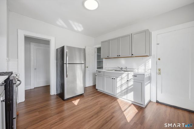 6 Parkway Drive, Stratford, CT 06614