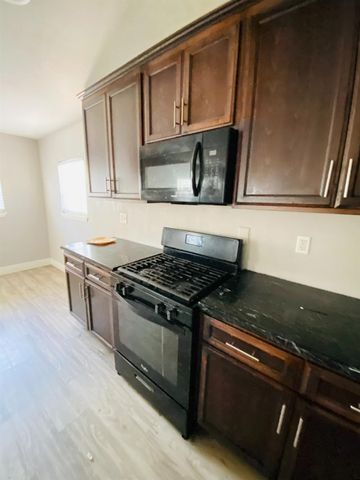 2372 North Ave, Sacramento, CA 95838