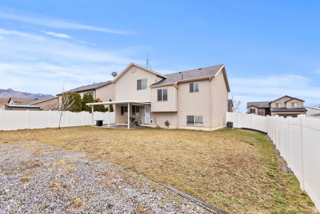 884 WILLOWBROOK LN, Pleasant View, UT 84404