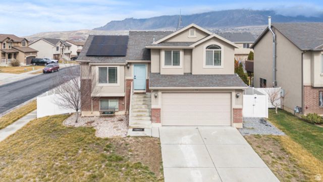 884 WILLOWBROOK LN, Pleasant View, UT 84404