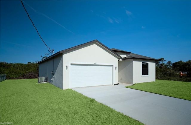 3027 NE Beechwood CIR, Labelle, FL 33935