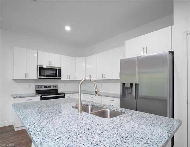 3027 NE Beechwood CIR, Labelle, FL 33935
