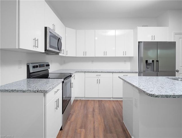 3027 NE Beechwood CIR, Labelle, FL 33935