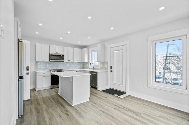 6 Garfield 1, Revere, MA 02151
