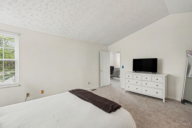 100 Thorobred Road, Loveland, OH 45140