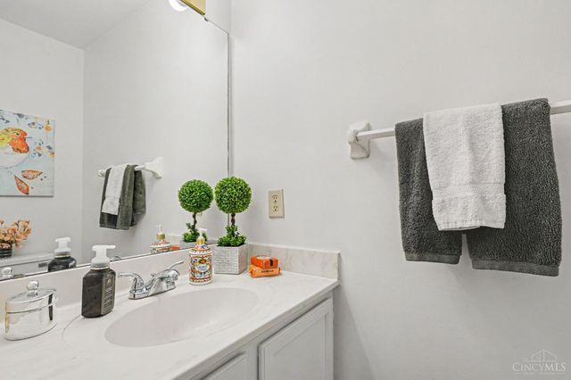 100 Thorobred Road, Loveland, OH 45140