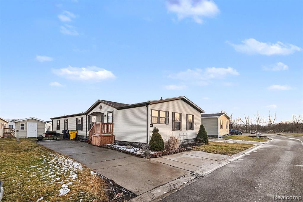 9261 Fairview Drive, Northville, MI 48167